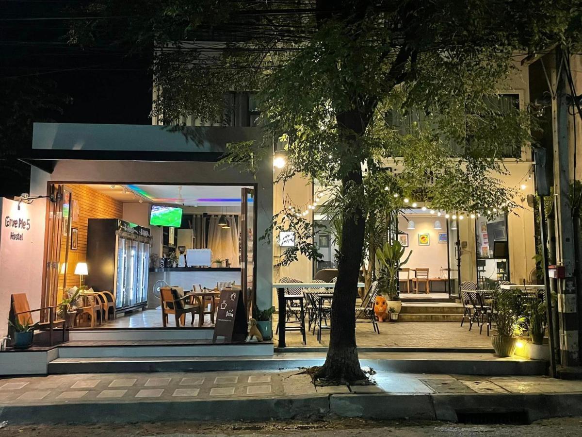 Give Me 5 Hostel Chiang Mai Luaran gambar